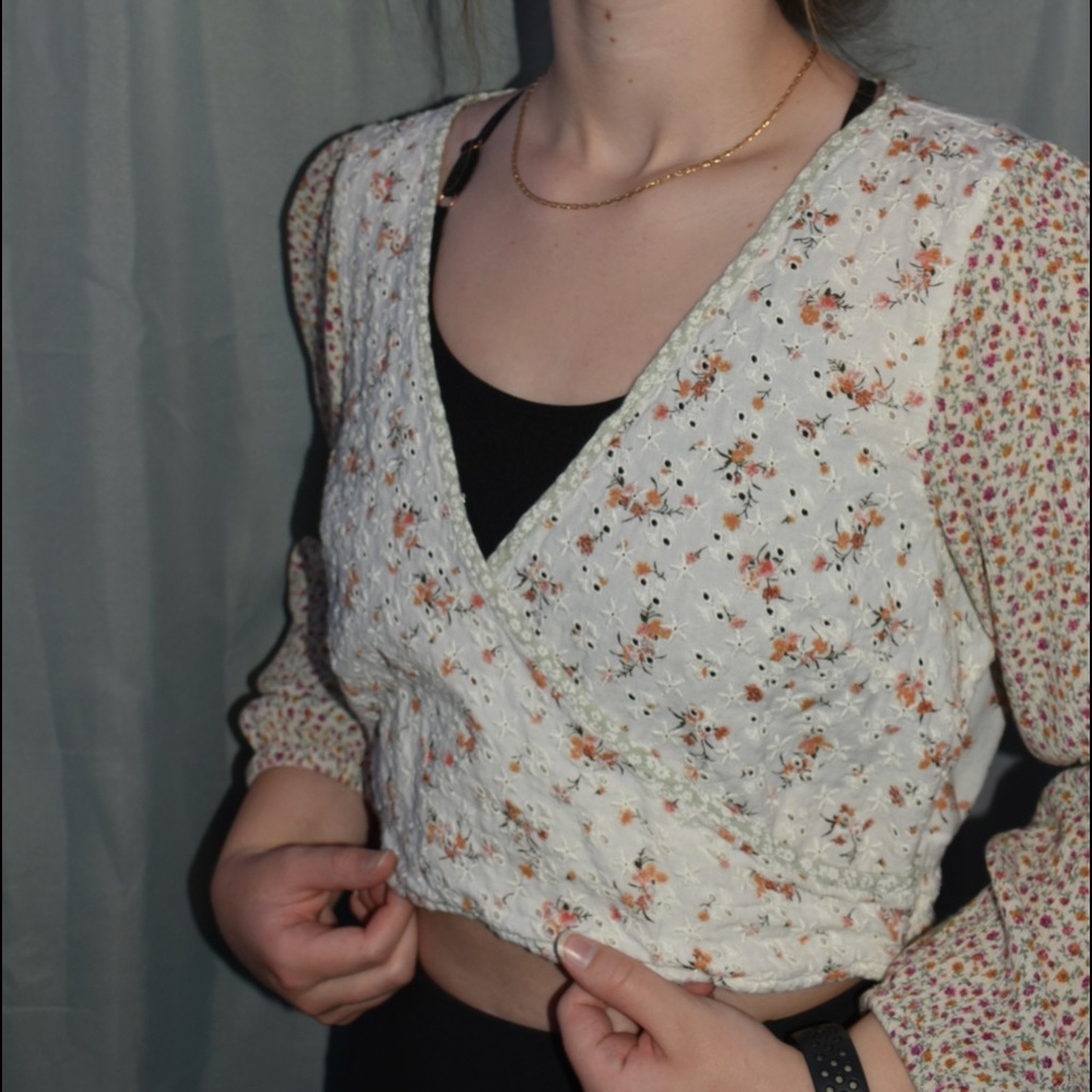 american eagle wrap-style floral top